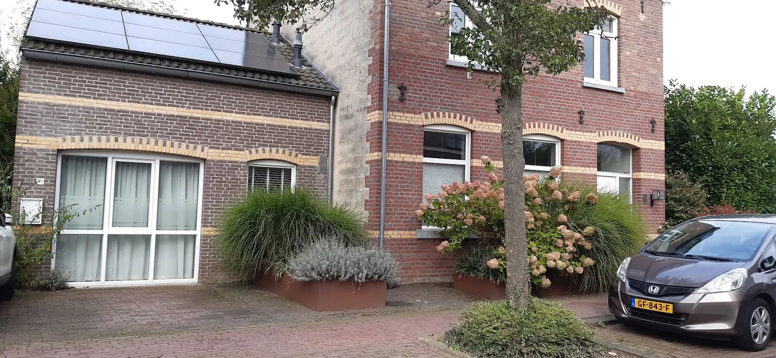 De voorkant van het huis aan de Onderstestraat